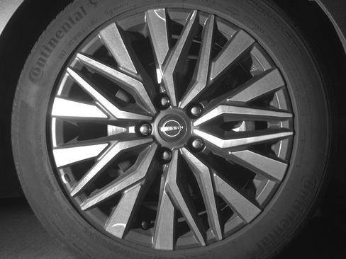 Used 2025 Nissan Altima 2.5 SV image 13