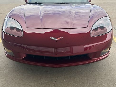 Used 2007 Chevrolet Corvette Coupe w/ Preferred Equipment Group RWD image 4