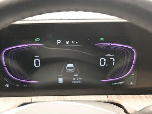 Used 2024 Kia Telluride EX image 9