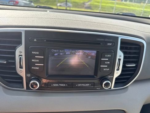 Used 2017 Kia Sportage LX AWD/4WD image 17