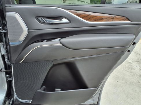 Used 2021 Cadillac Escalade Premium Luxury Platinum image 11