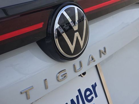 New 2026 Volkswagen Tiguan SE image 7