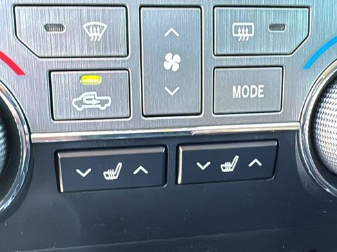 Certified 2018 Toyota Tundra Limited w/ Limited Premium Package AWD/4WD image 23