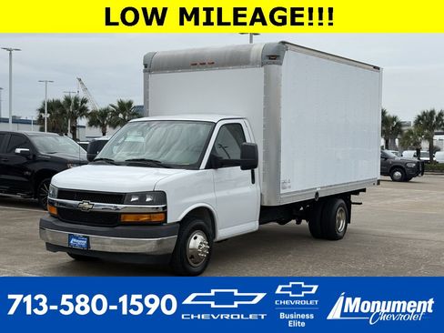 Used 2017 Chevrolet Express 3500 Work Van image 1