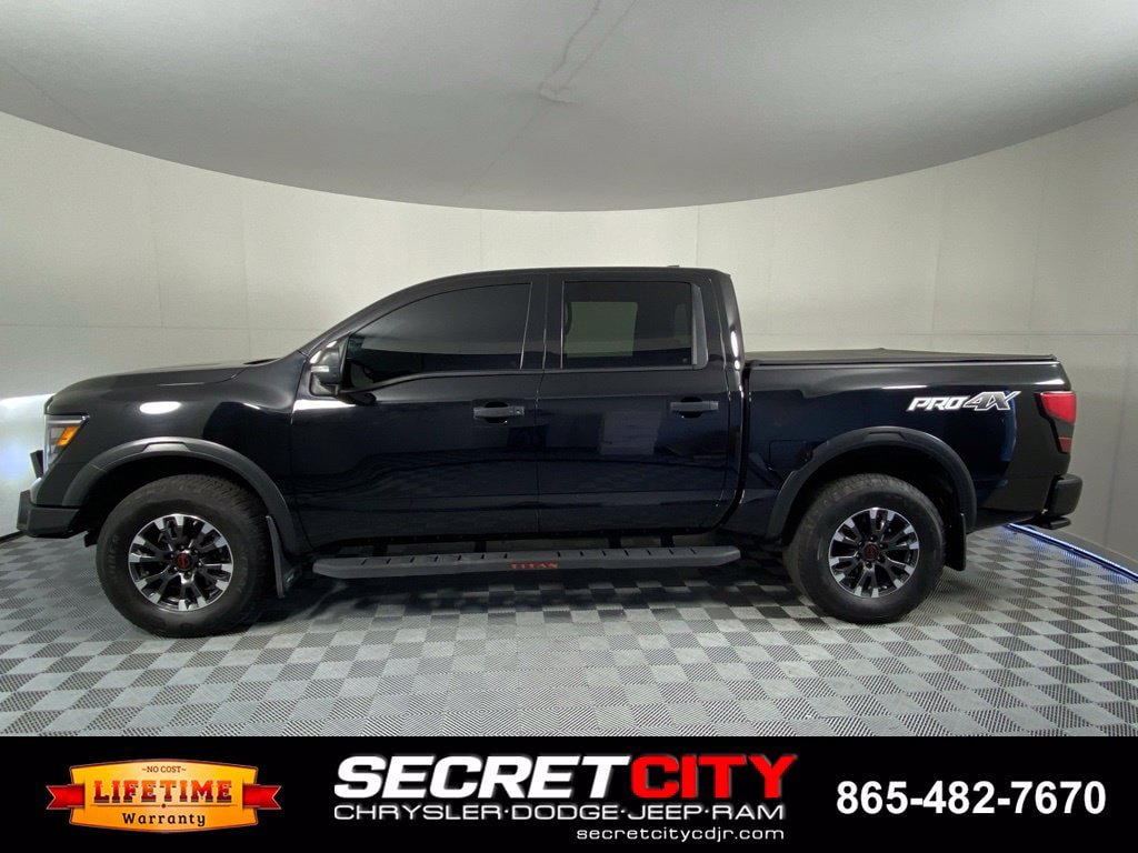 Used 2023 Nissan Titan PRO-4X w/ Pro-4x Convenience Package AWD/4WD image 4