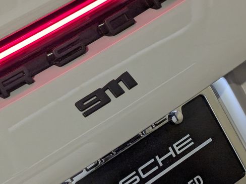 Certified 2023 Porsche 911 Targa 4 GTS AWD/4WD image 17