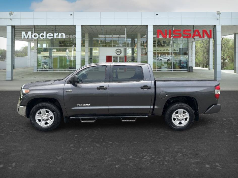 Used 2020 Toyota Tundra SR5 w/ SR5 Convenience Package AWD/4WD image 2