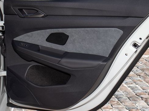 Used 2025 Volkswagen Golf w/ Euro Style Package image 16