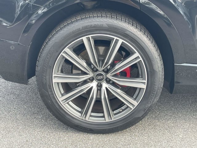Certified 2022 Audi SQ8 Prestige AWD/4WD image 9