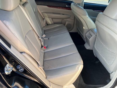 Used 2011 Subaru Outback 2.5i Limited AWD/4WD image 24