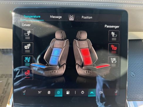 Used 2025 Cadillac Escalade ESV Sport Platinum w/ LPO, ONYX Package image 26