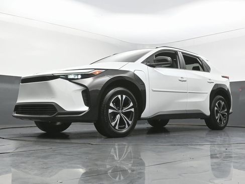 Used 2023 Toyota bZ4X XLE image 52