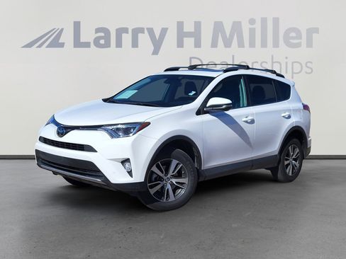 Used 2017 Toyota RAV4 XLE image 1