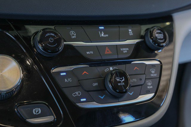 Used 2022 Chrysler Pacifica Touring-L FWD image 18