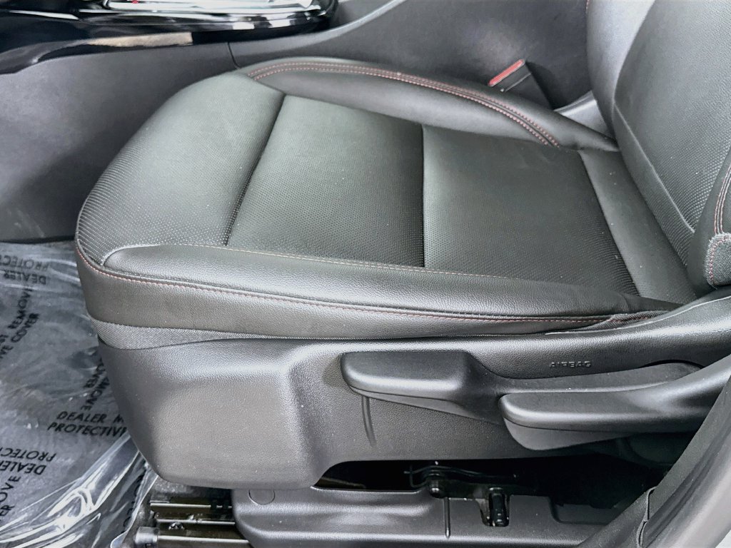 Used 2024 Chevrolet Trax RS w/ Sunroof Package FWD image 21