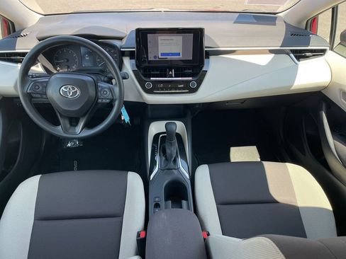 Used 2025 Toyota Corolla LE image 11