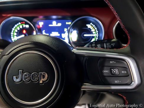 Used 2023 Jeep Wrangler Unlimited Rubicon 4xe AWD/4WD image 15