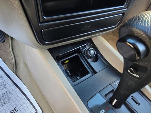 Used 2000 Daewoo Nubira SE image 25