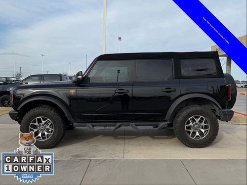 Used 2023 Ford Bronco Badlands image 11