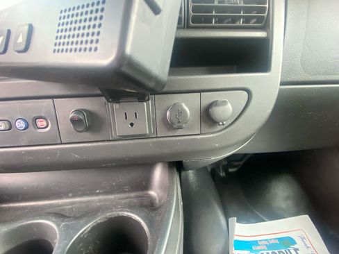 Used 2021 Chevrolet Express 3500 w/ Power Convenience Package image 31