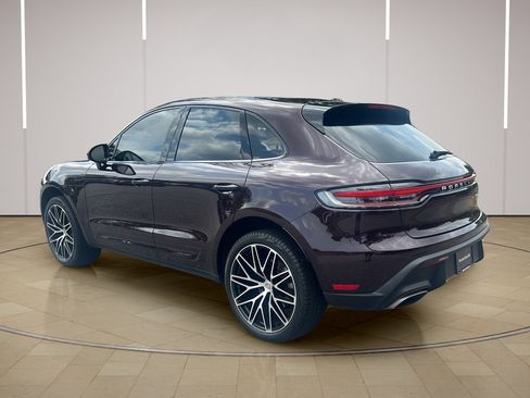 Certified 2023 Porsche Macan AWD/4WD image 3
