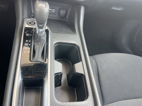 Used 2024 Nissan Sentra SV FWD image 18