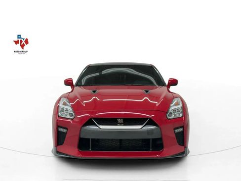 Used 2019 Nissan GT-R Premium w/ Premium Interior Package image 6