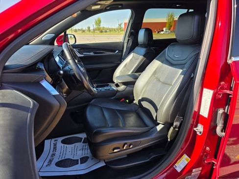 Used 2023 Cadillac XT6 Premium Luxury image 6