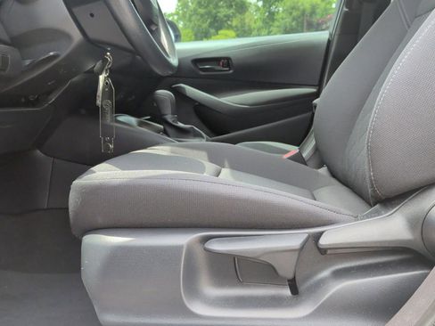 Used 2025 Toyota Corolla LE FWD image 10