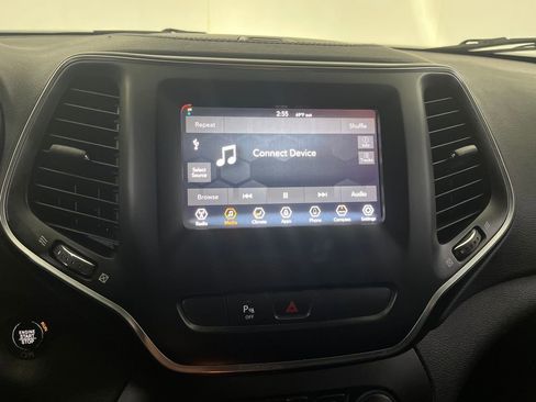 Used 2019 Jeep Cherokee Latitude Plus image 69