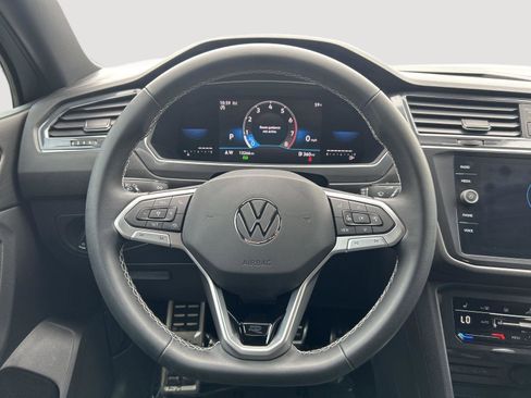 Used 2023 Volkswagen Tiguan SE R-Line AWD/4WD image 14
