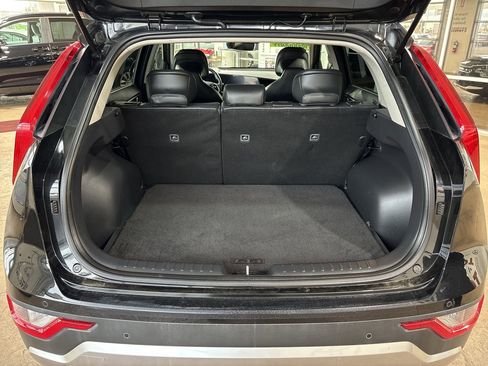 Used 2023 Kia Niro EX image 24