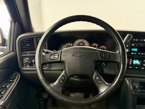 Used 2003 Chevrolet Avalanche 4x4 w/ Suspension Package, Off-Road image 61