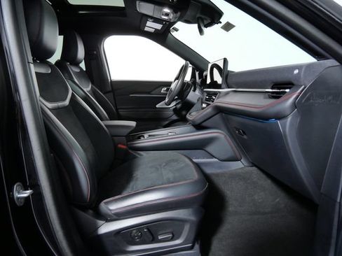 Certified 2025 Ford Explorer ST AWD/4WD image 11