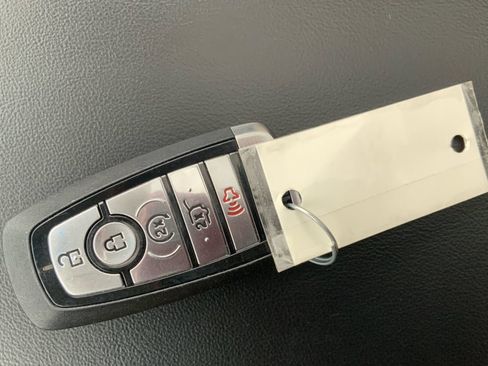 Used 2022 Ford Explorer Limited w/ Limited Technology Package image 38