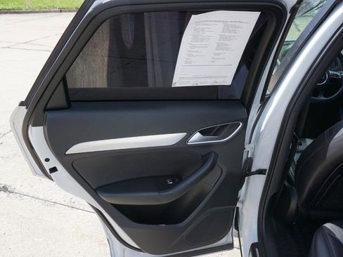 Used 2018 Audi Q3 2.0T Premium w/ Convenience Package image 27