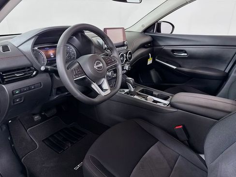 Certified 2025 Nissan Sentra SR w/ Midnight Edition image 7