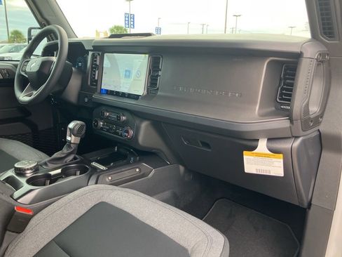 New 2025 Ford Bronco 4-Door image 13
