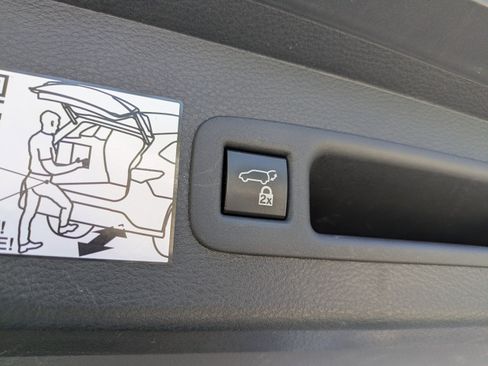 Used 2022 Toyota Sienna XLE AWD/4WD image 14