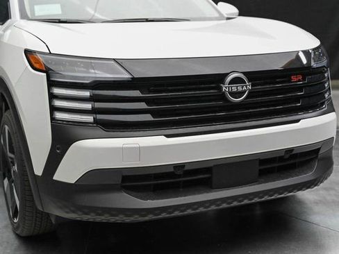 New 2025 Nissan Kicks SR image 3