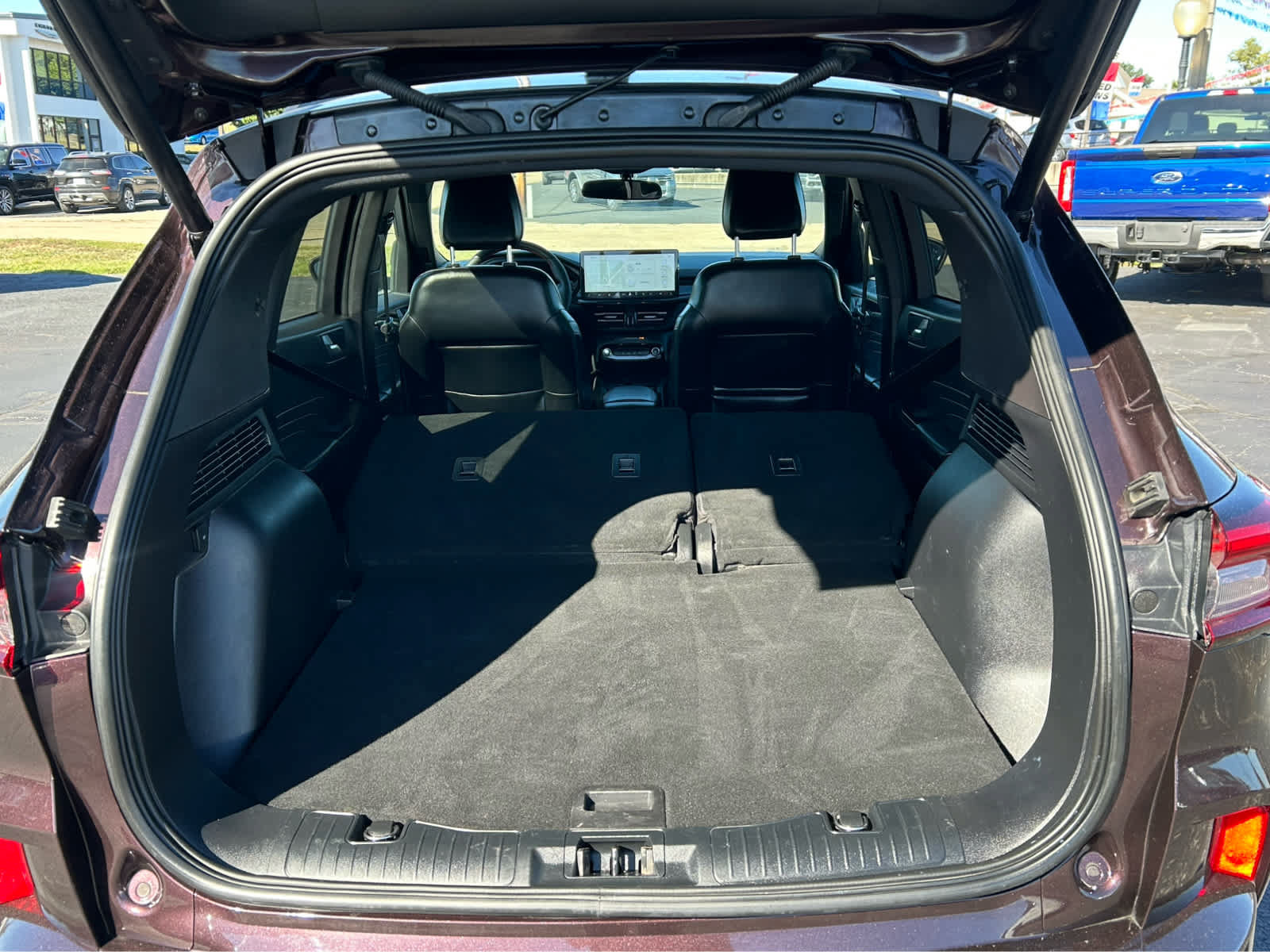 Used 2023 Ford Escape ST-Line w/ Tech Pack #1 FWD image 7
