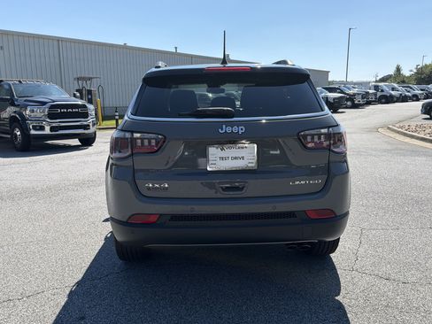 Used 2022 Jeep Compass Limited w/ Sun and Sound Group AWD/4WD image 7