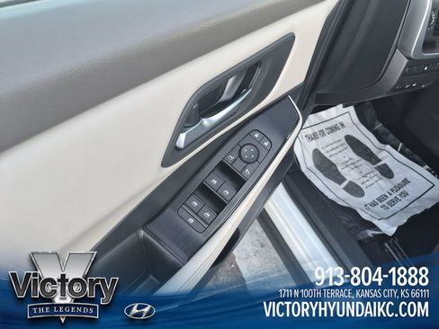 Used 2025 Nissan Rogue SV AWD/4WD image 11