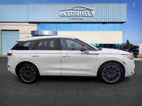 Used 2020 Lincoln Corsair Reserve w/ Equipment Group 202A image 2