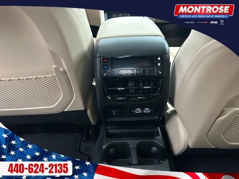 New 2025 Jeep Grand Cherokee L Limited w/ Luxury Tech Group II AWD/4WD image 23