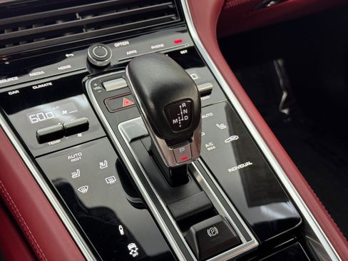 Used 2022 Porsche Panamera 4 w/ Premium Package image 35