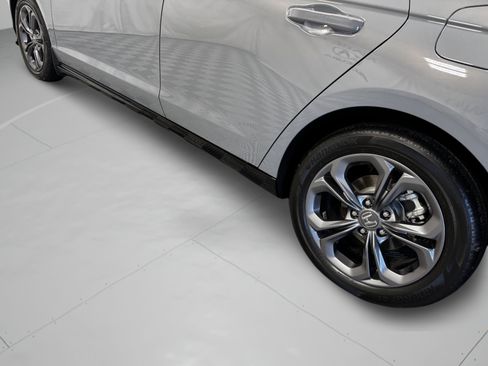 Used 2025 Honda Accord EX-L image 43