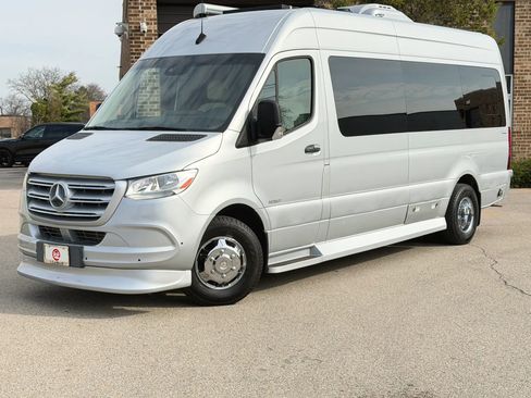 Used 2019 Mercedes-Benz Sprinter 170 w/ Premium Plus Package image 2