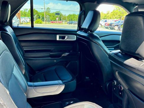 Used 2020 Ford Explorer Limited AWD/4WD image 10