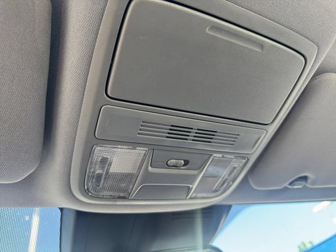 Used 2020 Honda CR-V LX image 24